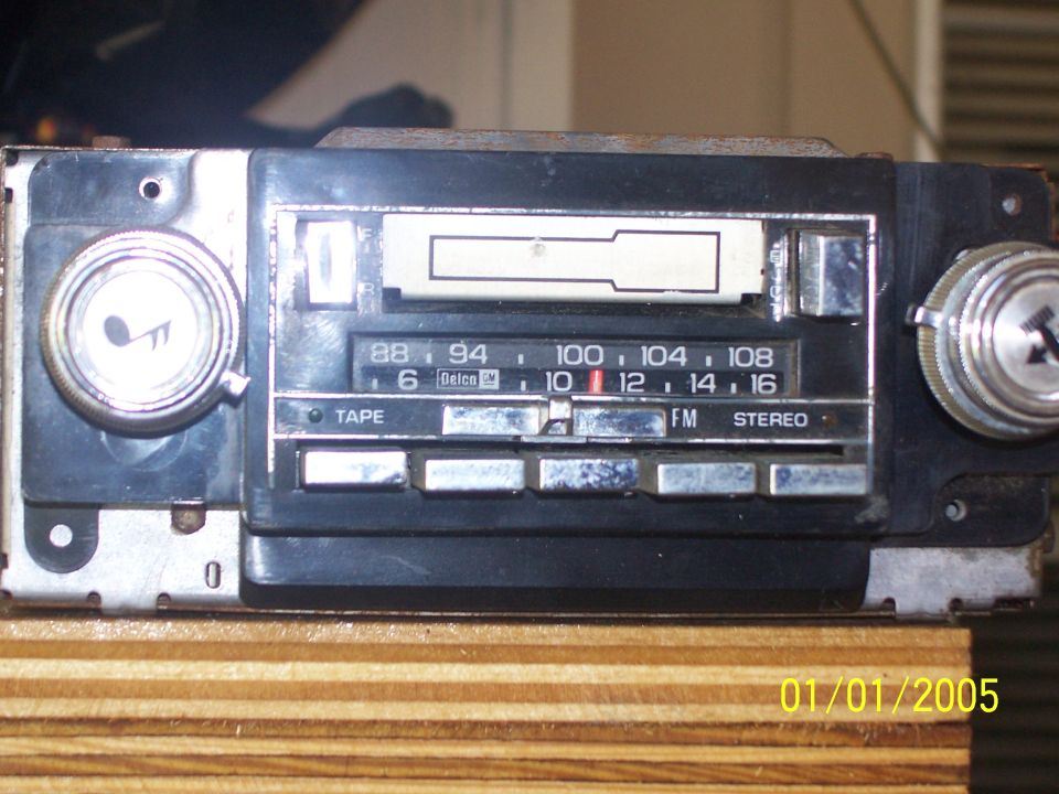 Delco car radio with tape deck and FM stereo tuner