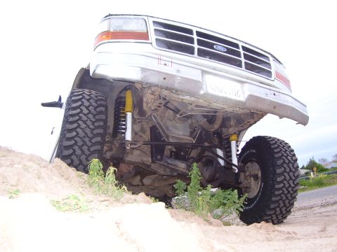 1994 Ford Bronco - Underside view of a 1994 Ford Bronco with a lifted suspension system.