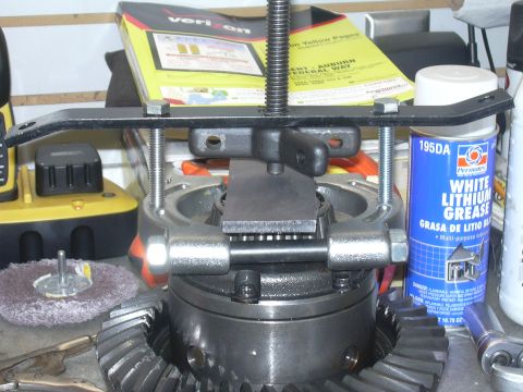 1991 Ford Bronco - Home made custom bearing puller