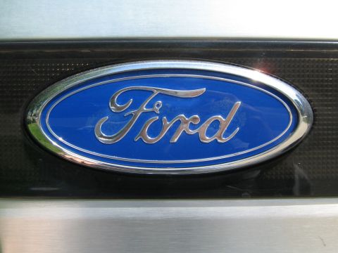 1995 Ford Bronco - The iconic Ford logo is displayed prominently on the vehicle's exterior.