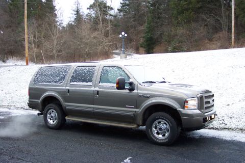 2005 Ford Excursion photo