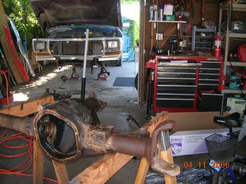 1985 Ford Bronco - drivers side knuckle removed.
