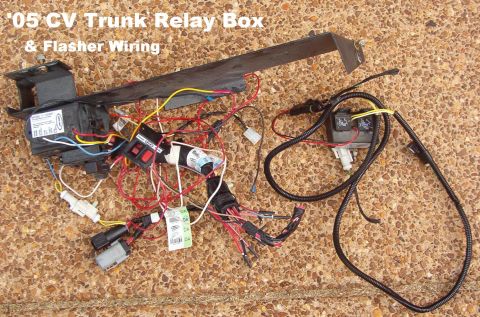 1994 Ford Crown Victoria - Trunk relay box & flasher wiring from 2005 P71