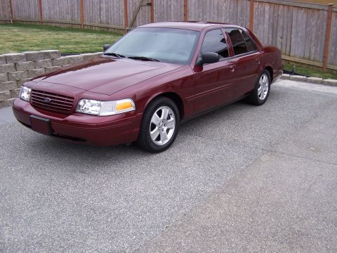 2005 Ford Crown Victoria photo