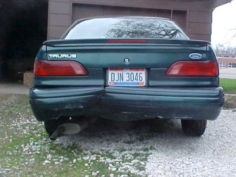1995 Ford Taurus - Stragiht Rear end shot of damage