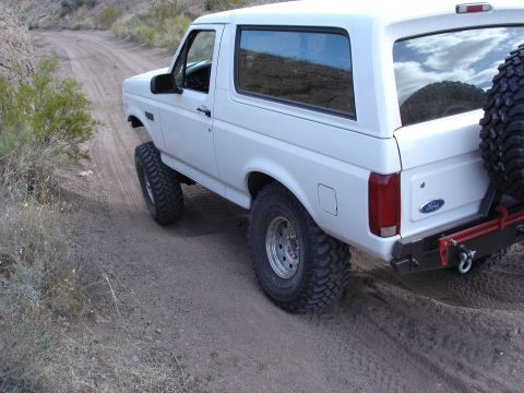 1996 Ford Bronco - Boat house cove @Lake Mead. First run with the new lift and 35's.