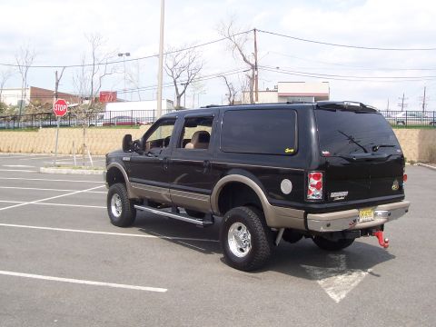 2000 Ford Excursion photo