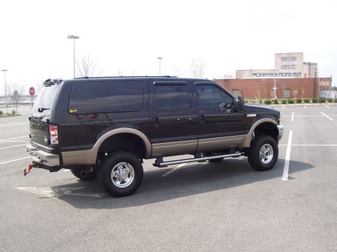 2000 Ford Excursion photo