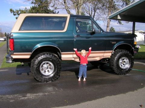 1995 Ford Bronco - This 1995 Ford Bronco has been lifted and fitted with oversized tires.