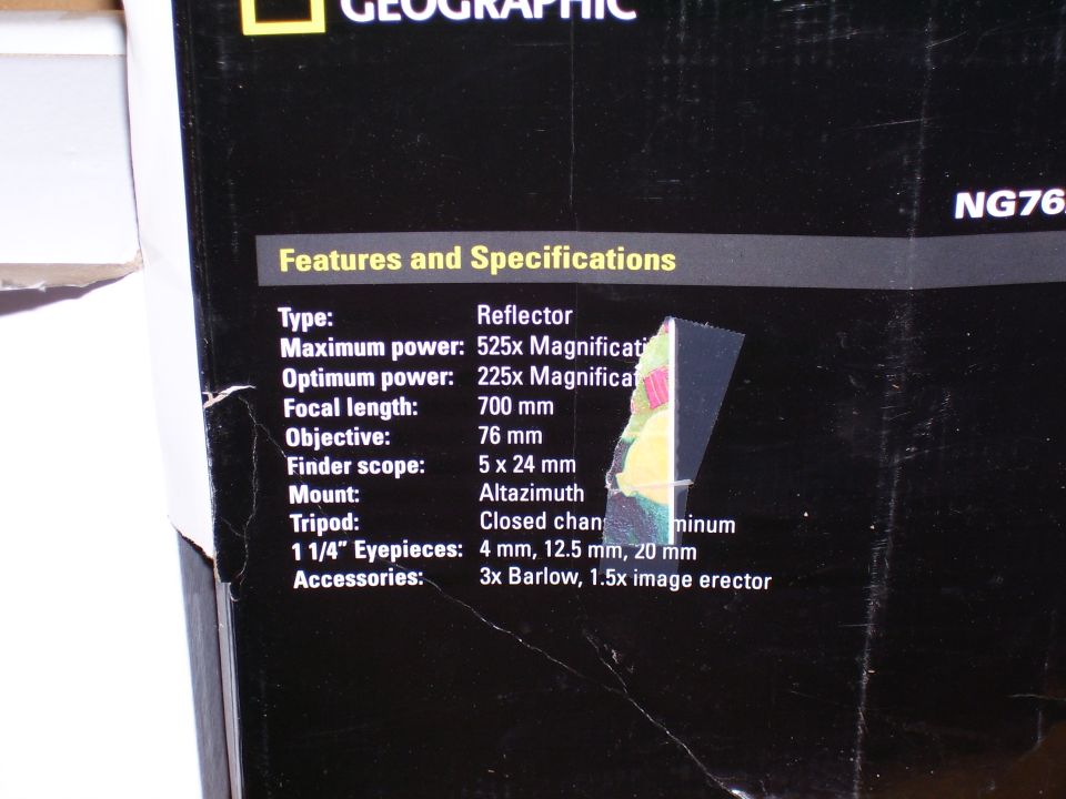 National Geographic telescope box detailing features like 525x magnification and 700mm focal length