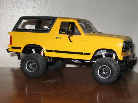 1977 Ford F-150 - This is a remote control model of a Ford Bronco, not a 1977 F-150.
