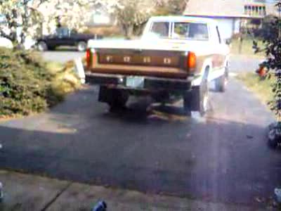 1986 Ford F-150 - open diffs make burn outs look stupid