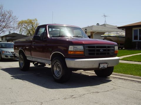 1996 Ford F-150 - This Ford F-150 pickup truck appears to be from the early to mid-1990s, not a 1996 model.