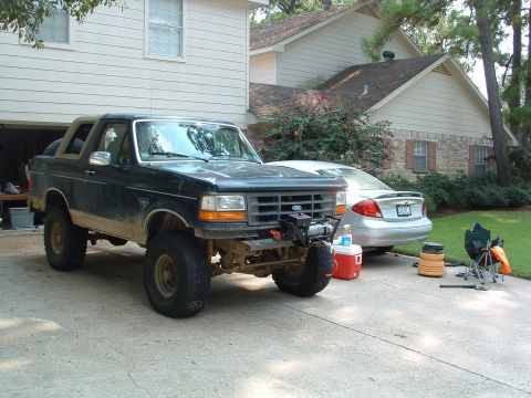 1993 Ford Bronco - This lifted 1993 Ford Bronco features a winch mounted to its custom front bumper, ready for off-road adventures.
