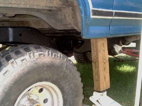 1984 Ford Bronco - Ready to install body mounts & bushings on passenger side