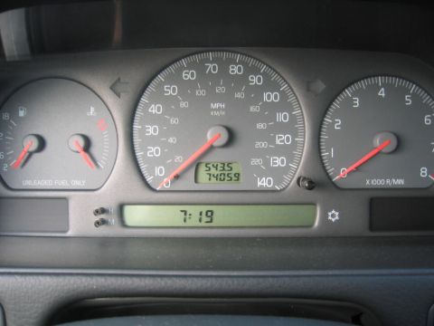 1993 Ford Probe - The vehicle's dashboard displays the current time and mileage, with the odometer showing 5435.5 miles.
