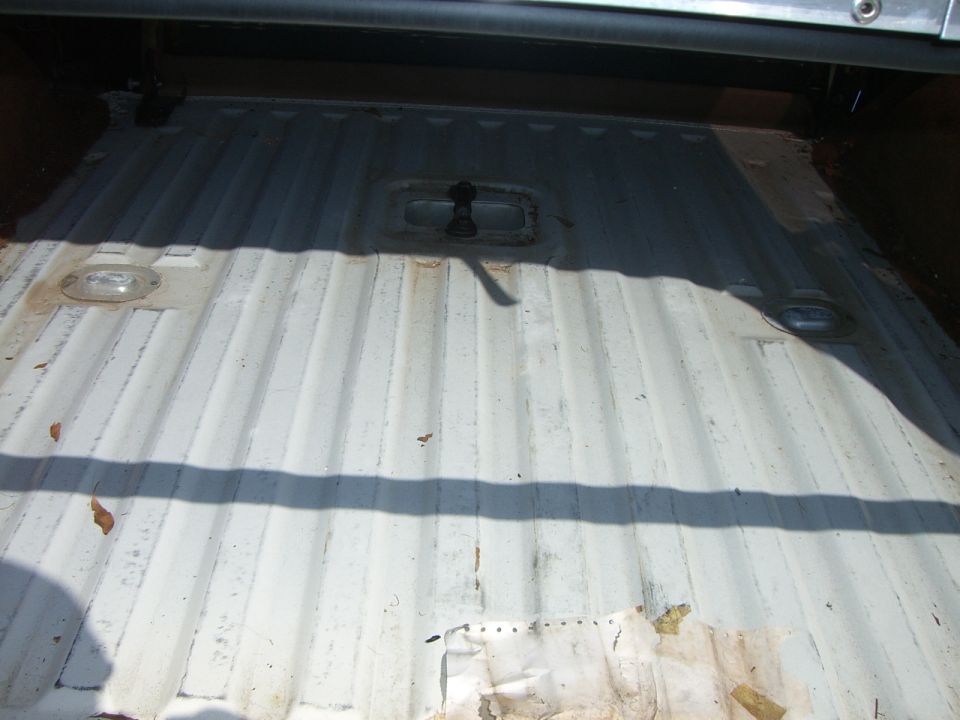 WOOOOHOOOO!!!  No rust underneath