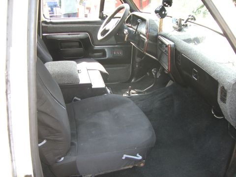 1988 Ford Bronco - I painted the lower dash and upholstered the top of the dash