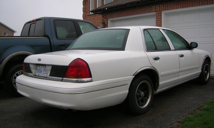 1998 Ford Crown Victoria photo