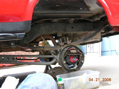 1985 Ford Bronco - rr end torn apart for regearing.