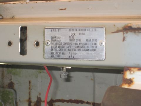 1991 Ford Explorer - VIN plate shows manufacture date of October 1976 and vehicle type MPV.
