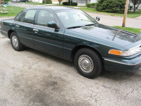 1996 Ford Crown Victoria photo