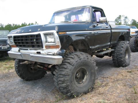 1989 Ford Bronco - This modified 1979 Ford F-150 pickup truck is equipped for off-road use.