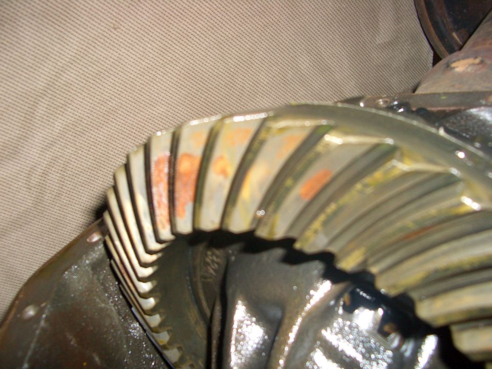 Differential gear with rust spots