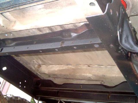 1984 Ford Bronco - Rear crossmembers painted