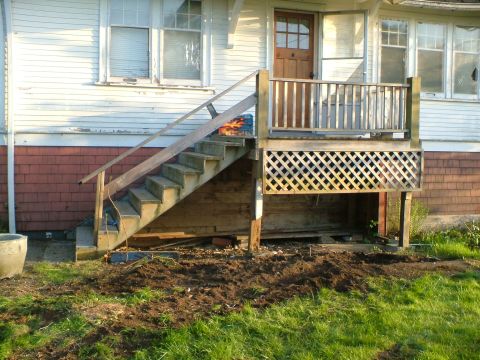 1989 Ford Bronco - After. It looks worse actually, but I am going to make lattes to cover the whole bottom of the stairs