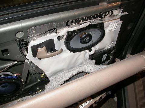 2001 Ford Crown Victoria - The Kenwood 6x8 I'm running up front.