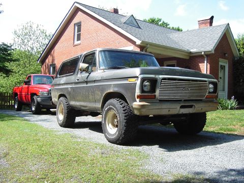 1978 Ford Bronco - right front of bronco