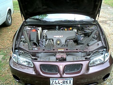 2002 Pontiac Grand Prix - Engine bay of a 2002 Pontiac Grand Prix, showing the 3800 Series II engine.