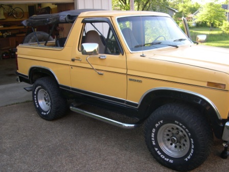 1982 Ford Bronco - This yellow Ford Bronco appears to be from the early 1980s, not 1982 as claimed.