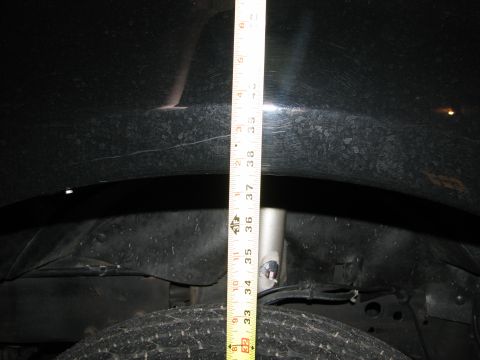 2000 Ford Excursion - Front OE Height to TopCenter of Wheel Well
