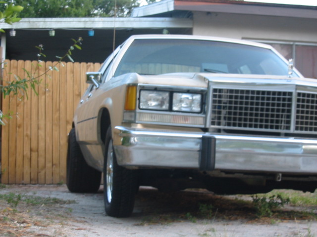 1985 Ford Crown Victoria LTD front view, parked outdoors