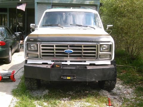 1986 Ford Bronco - This 1986 Ford Bronco features a custom winch plate bumper installed below the iconic Ford grille.