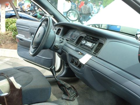 1999 Ford Crown Victoria photo