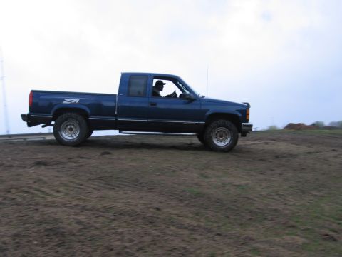 1995 GMC Sierra 1500 - lil muddy out!!