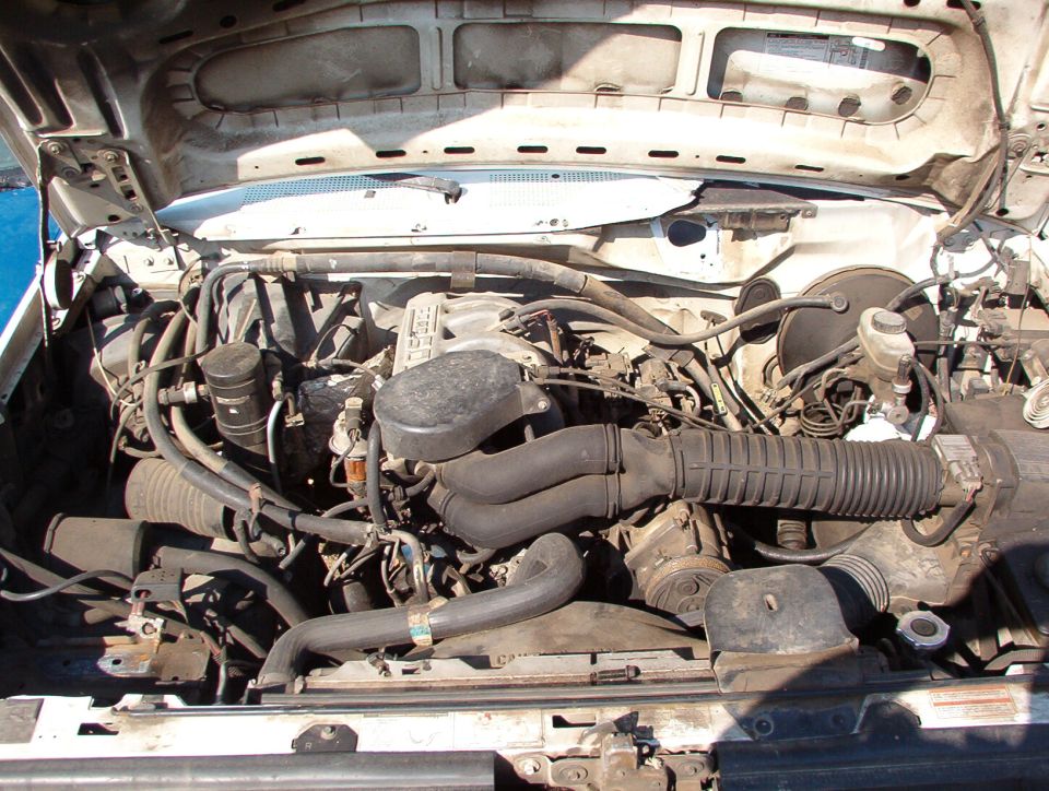 White 94 5.0L MAF spotted in a Memphis junkyard 5-06