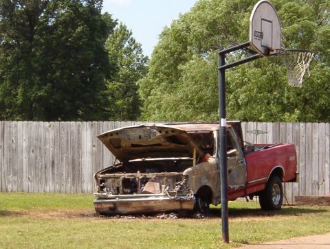 1983 Ford Bronco - I saw this driving thru Mississippi. Hmmm... A '95-96 F150 that burned where it was parked. Maybe they didn't think that CRUISE RECALL noti…