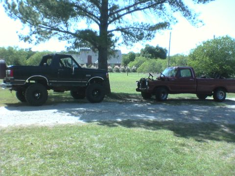 1991 Ford Bronco - started tearin down my friends 78 f100 to swap a newer 302 in it