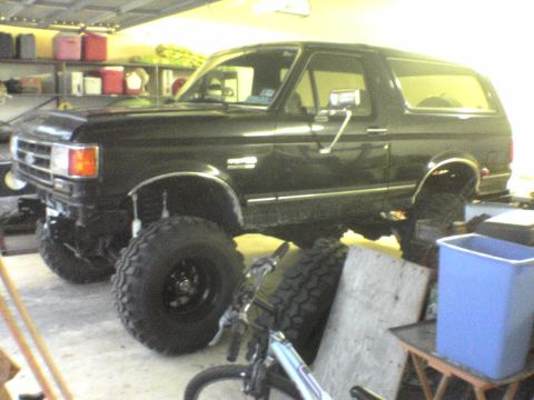 1991 Ford Bronco - needs a solid front end