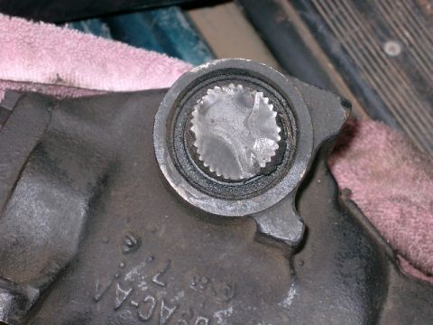 1996 Ford Bronco - Worn splined shaft on steering gear box. Part number visible on housing.
