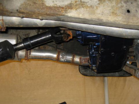 1976 Ford F-150 - compare t-case yoke angle to pinion angle, looks good