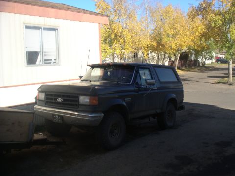 1989 Ford Bronco - Painted and installed. Bumper lifted, but not quite finished. Stupid tow hooks removed