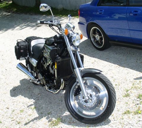 1999 Yamaha V-Max photo