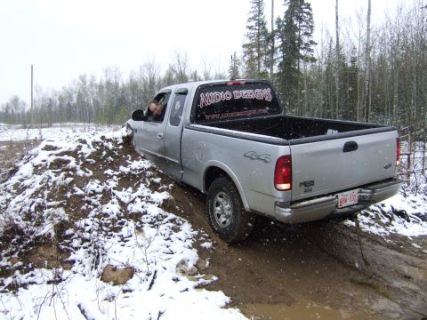 1989 Ford Bronco - I wanted to go this way, Dave insisted he could make it. First stuck of the day
