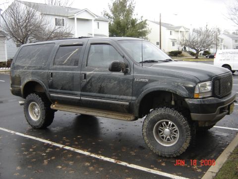 2003 Ford Excursion photo
