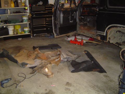 1995 Ford Bronco - All the old junk carpet out